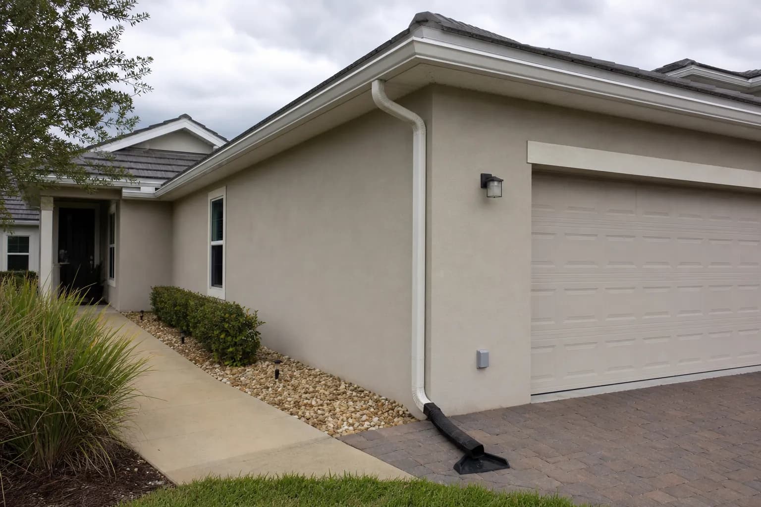 Gutter Service for Home Sales in Englewood: What a Roofing Contractor Documents, What Can Delay Closing, and When Gutters Become Part of the Report